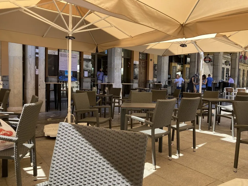 Vinoteca Entrecepas_Astorga_slider_image_3