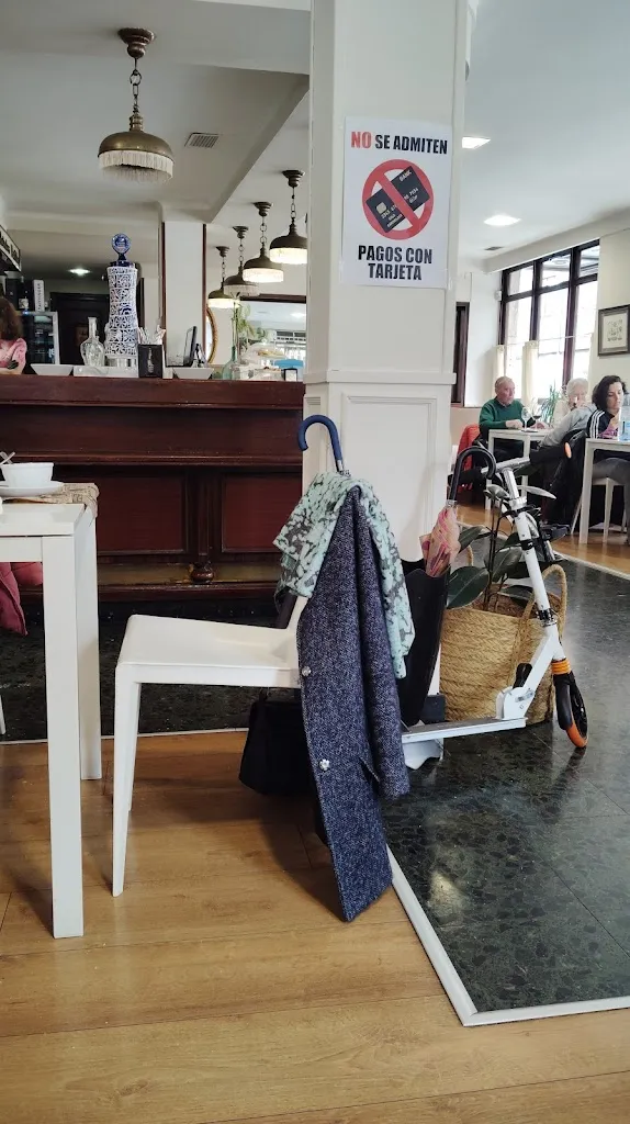 Antonio Ramos_Cafeteria Montecassino_Bembibre_review