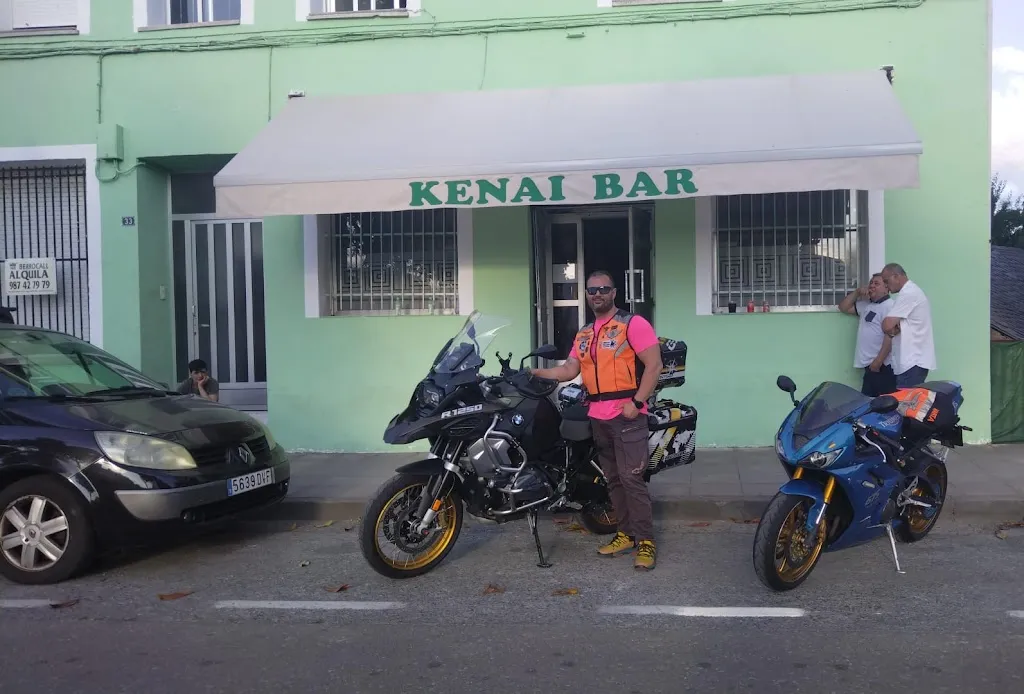 KENAI BAR_Bembibre_slider_image_2