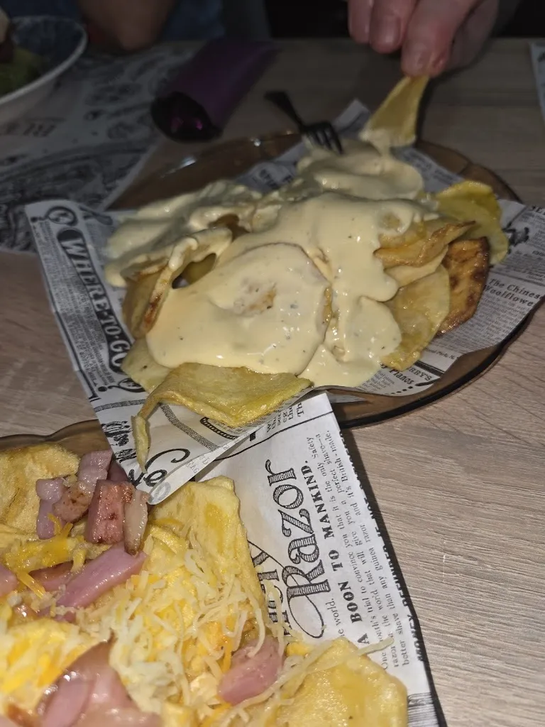 Estela Andres Perez_BURGER POTY'S BAR_Bembibre_review