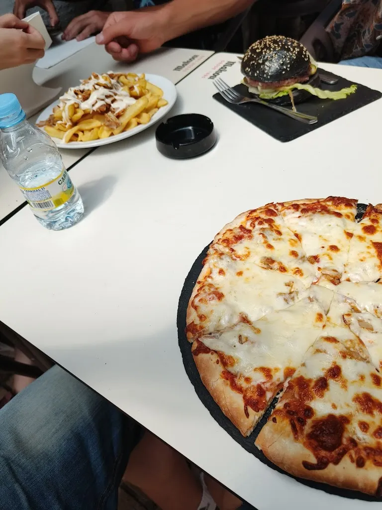 Javier Medina_Burger Pasaje_Boñar_review