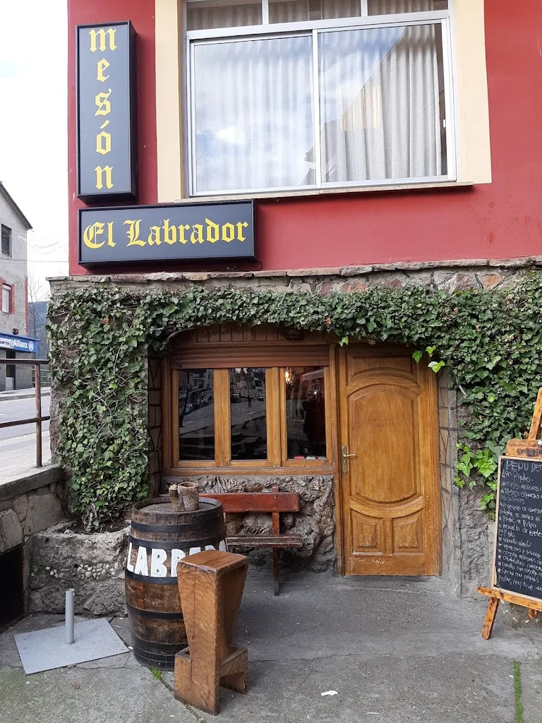 Mesón El Labrador hostería csa Inés ristorante a Boñar