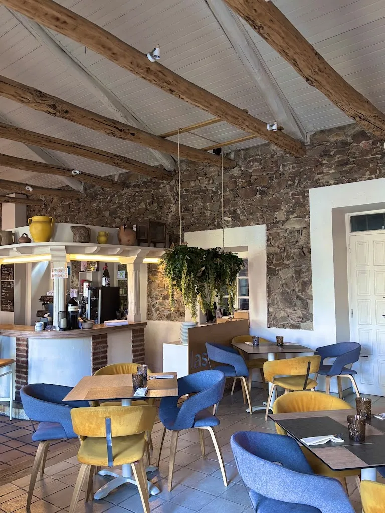 Las Cubas Grill restaurant in Bañeza La