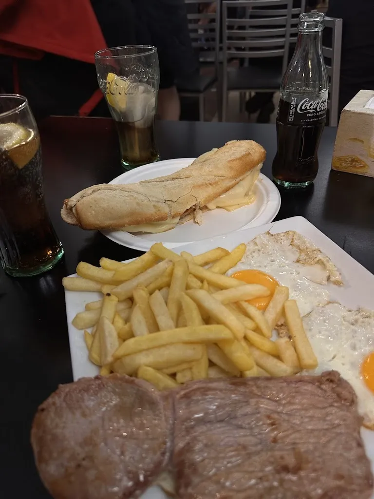 Carlos Garrido_La Jefa_Bañeza La_review