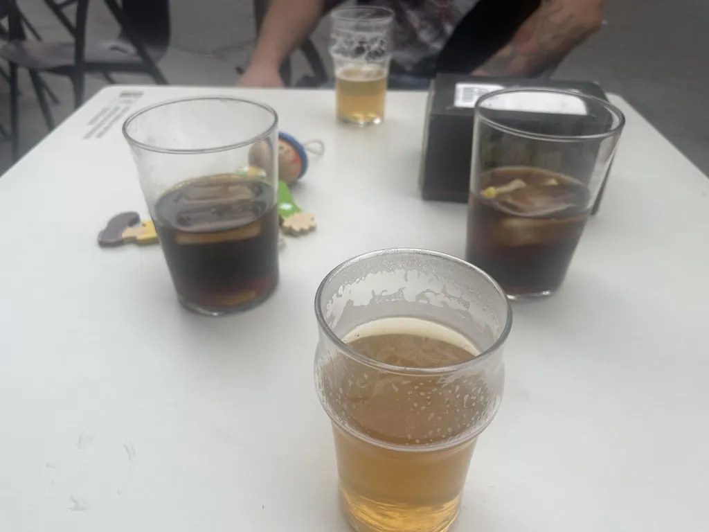 Deisyenne Peixoto_Café Latino_Bañeza La_review