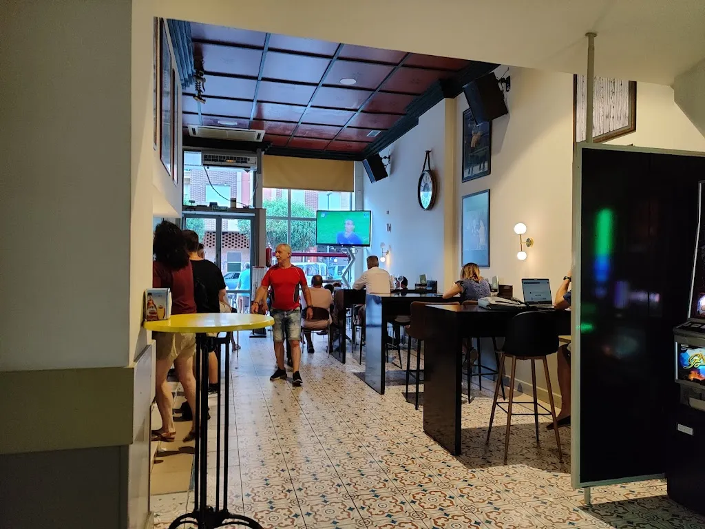 Manuel_Café Latino_Bañeza La_review