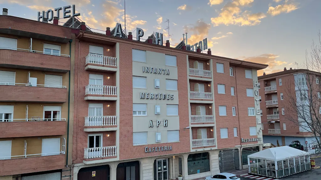 Apartahotel y Restaurante Infanta Mercedes_Bañeza La_slider_image_3