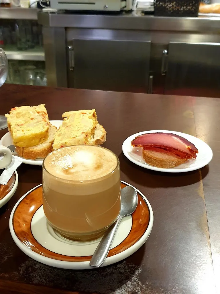 Menu_Café bar Clemen_Bustillo del Páramo_image_1