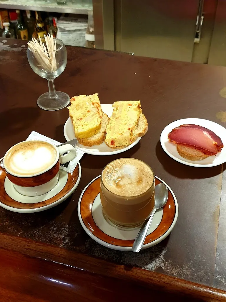 Café bar Clemen_Bustillo del Páramo_slider_image_2