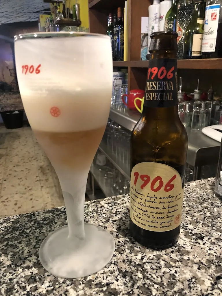 Bar Doña_Cabañas Raras_slider_image_3