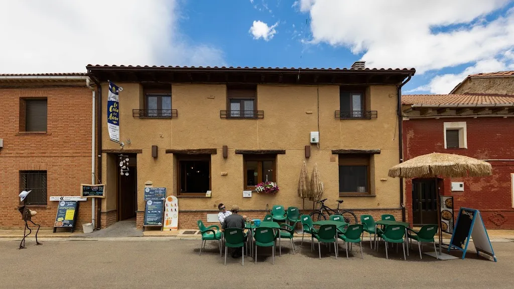Pensión Restaurante La Costa del Adobe restaurant in Burgo Ranero El