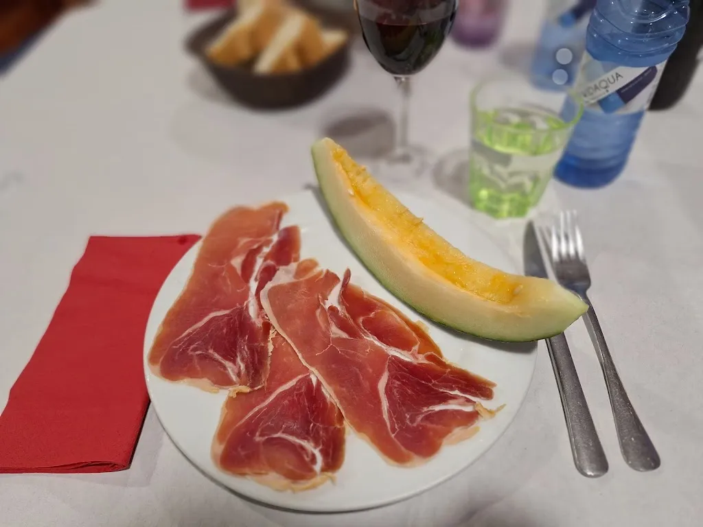 Frank E._Hostal y Restaurante El Peregrino_Burgo Ranero El_review