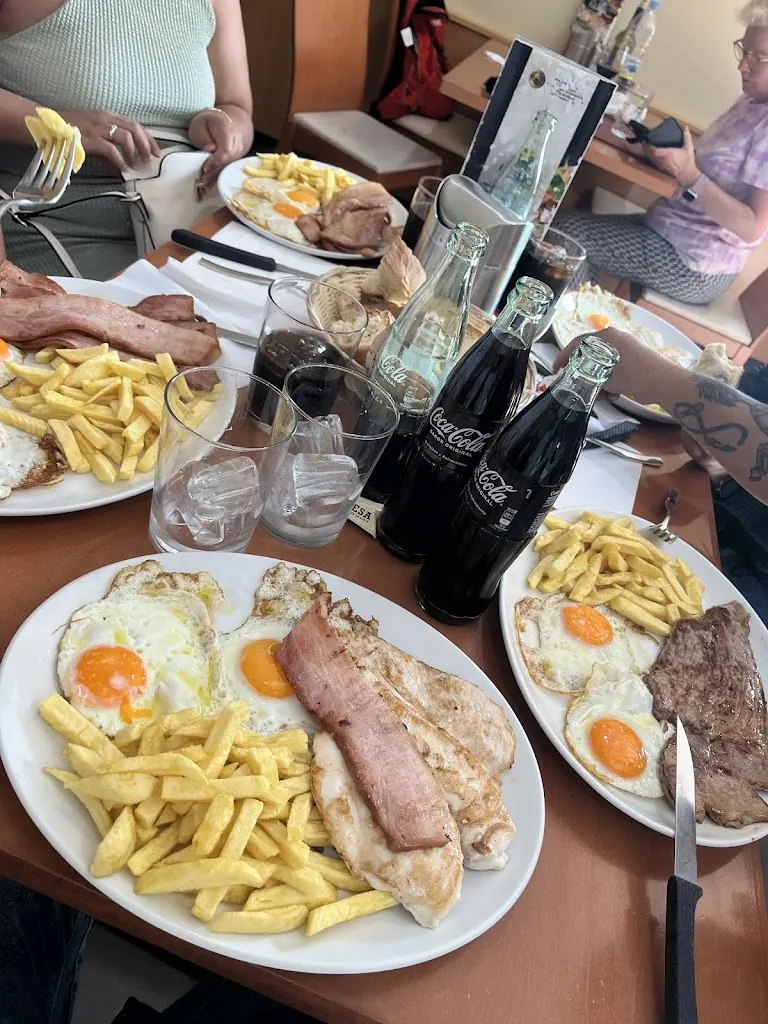 Juan C_Station Service Entre Burgos et Leon_Burgo Ranero El_review