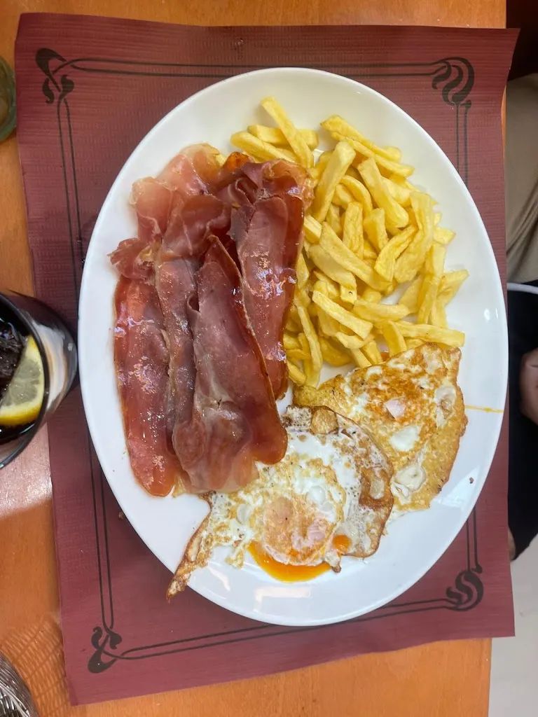 Station Service Entre Burgos et Leon_Burgo Ranero El_slider_image_2