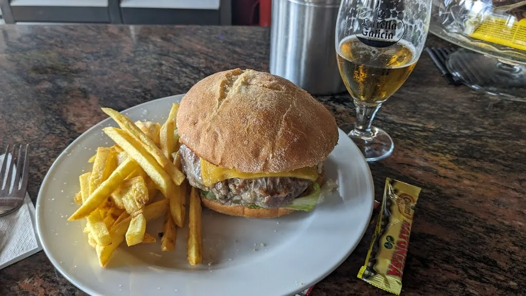 R. Kelley_Bar Xanadu_Calzada del Coto_review