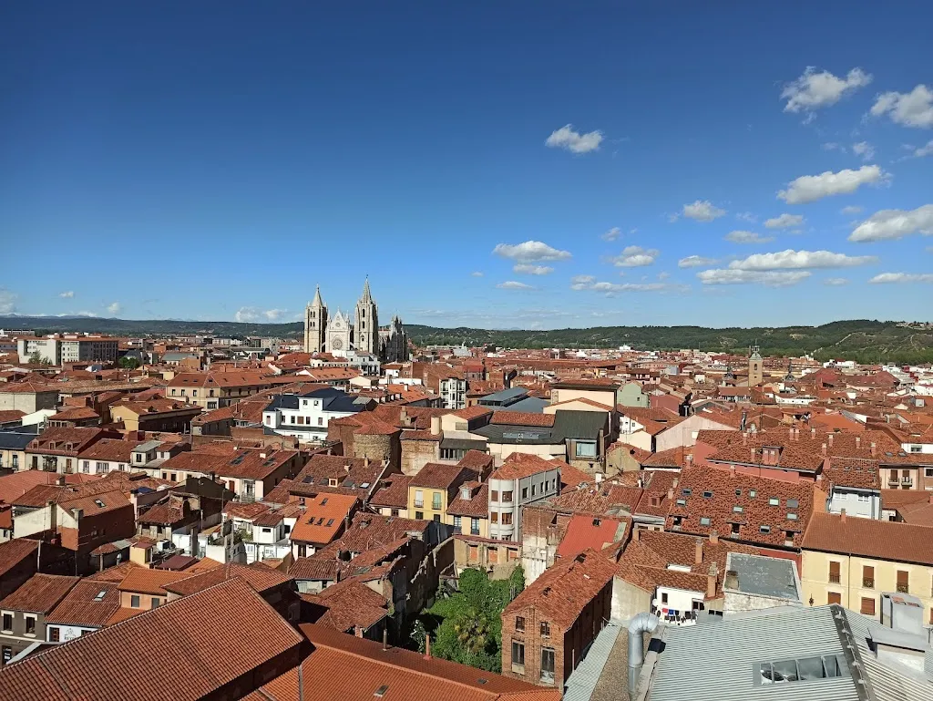 Maja Nowak_niMÚ Azotea_Benuza_review