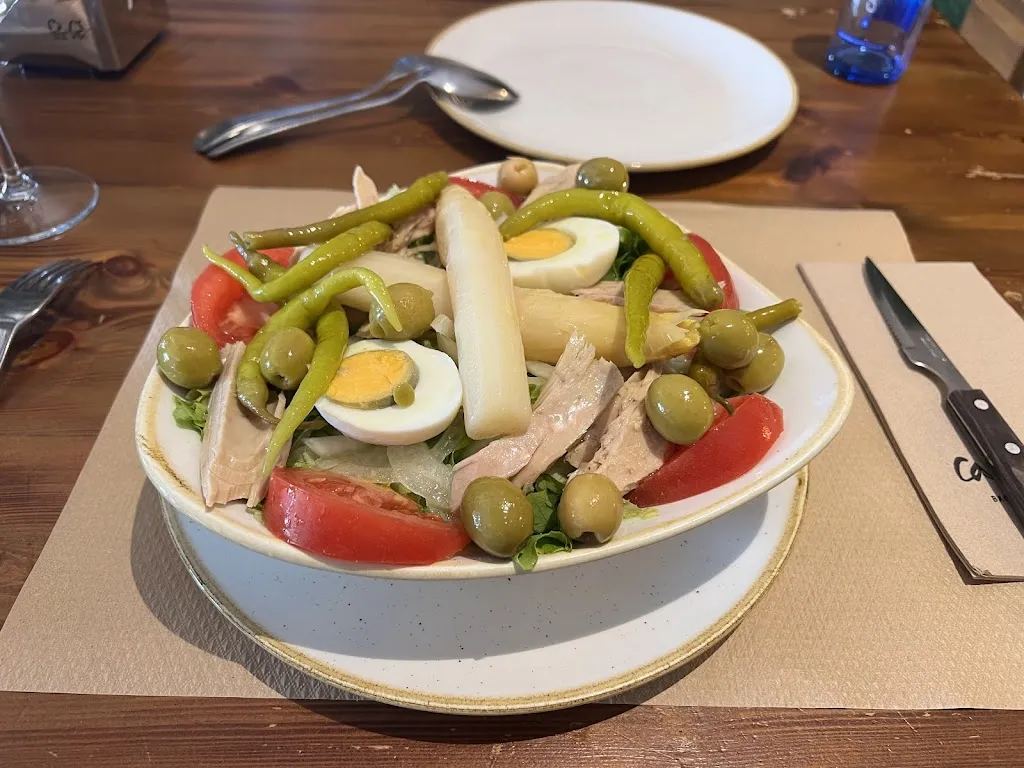 Anatoliy Letaev_Bar Restaurante Casa Dobe_Benuza_review