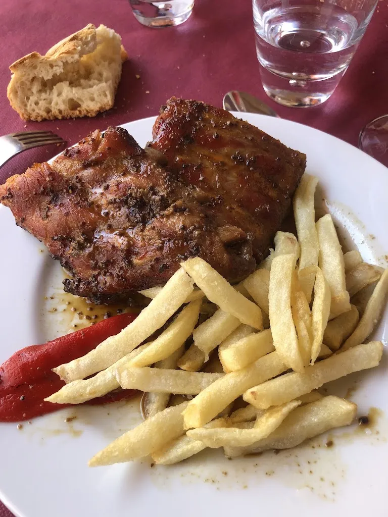 Olga “Snoopy” Bailess_Restaurante El Piñueco_Benuza_review
