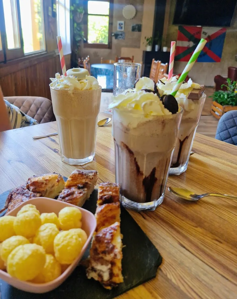 Mirta Sáez Hernández_El Sitio de mi Recreo_Benuza_review