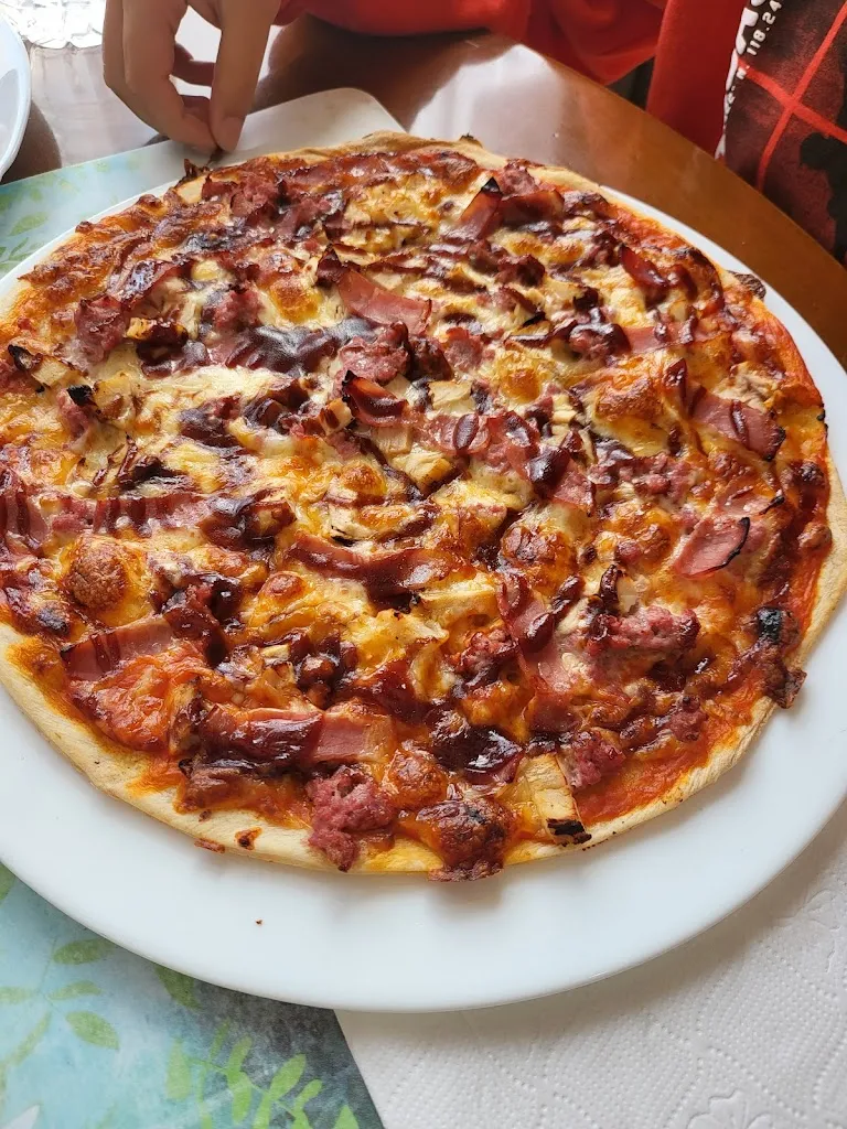 ALBER RODRIGUEZ_Mesa para 2_Benuza_review