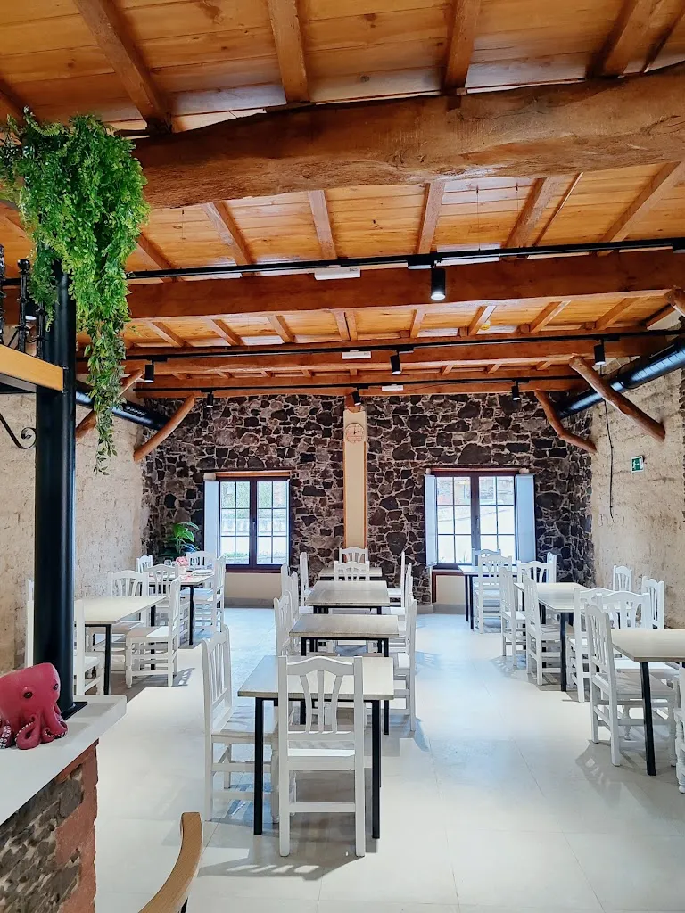 HOSTAL RESTAURANTE LA SENDA_Camponaraya_slider_image_3