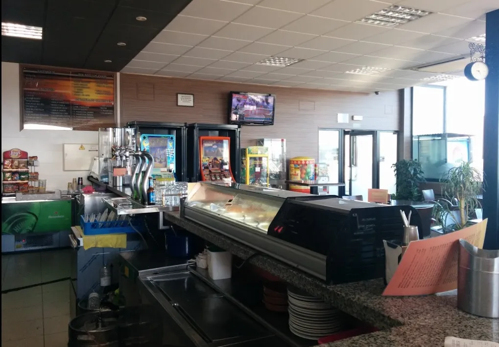 Estacion de Servicio El Amanecer restaurant in Campo de Villavidel