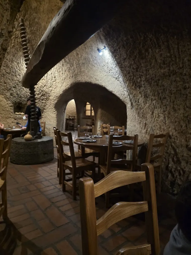 Restaurante La Cueva del Cura_Campo de Villavidel_slider_image_3