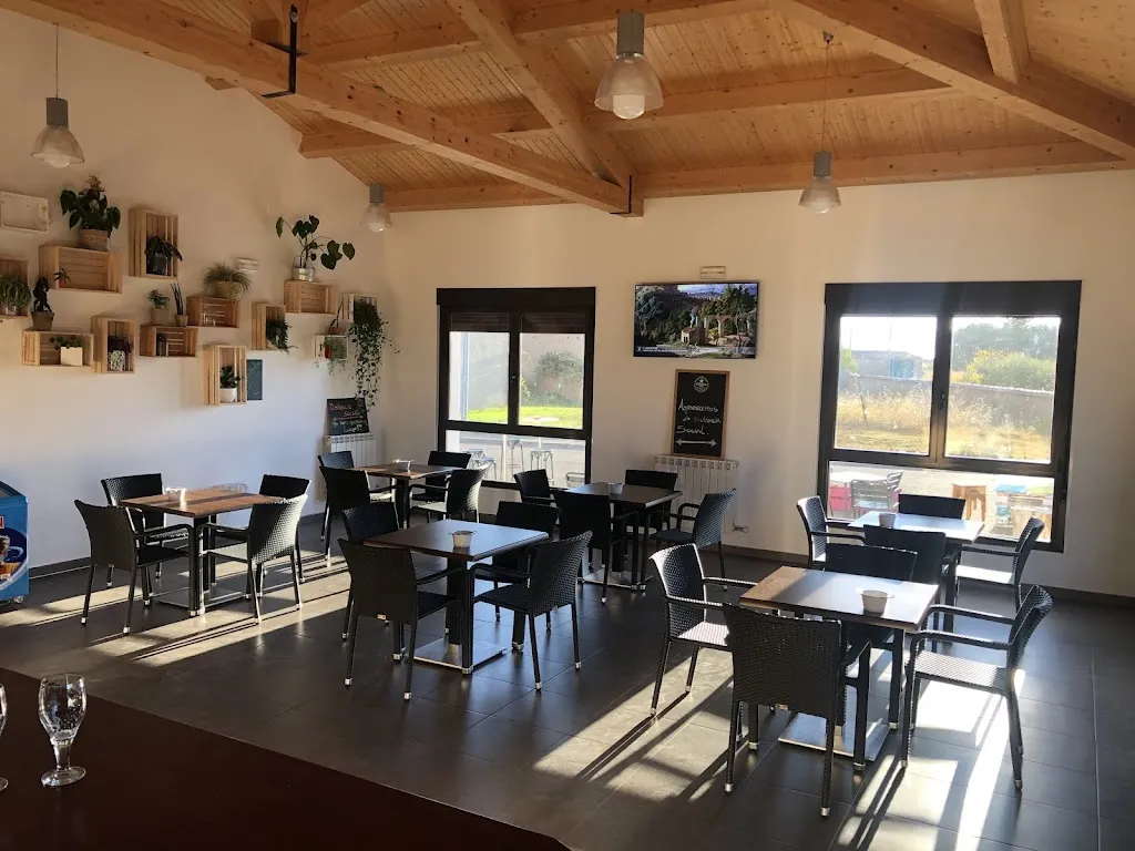 El Bar de Villaturiel restaurant in Campo de Villavidel
