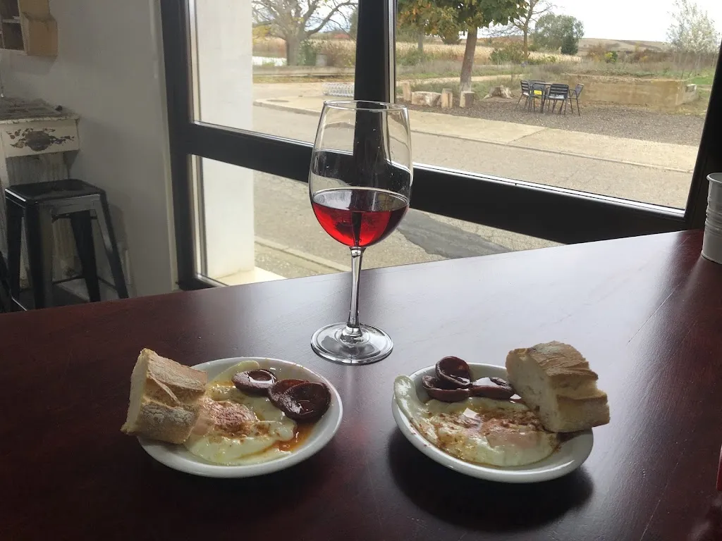 El Bar de Villaturiel_Campo de Villavidel_slider_image_2