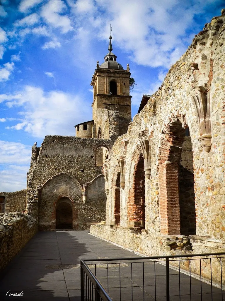 Café Bar El Monasterio_Carracedelo_slider_image_3