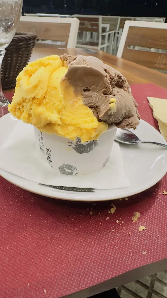 Akhil Anand_As Galeras_Betanzos_review