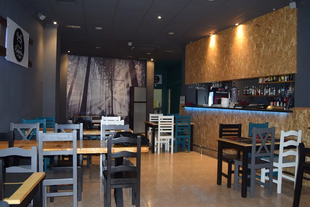 Bully Burger | Hamburguesería en La Vega Baja | Comida de gran calidad restaurant in Jacarilla