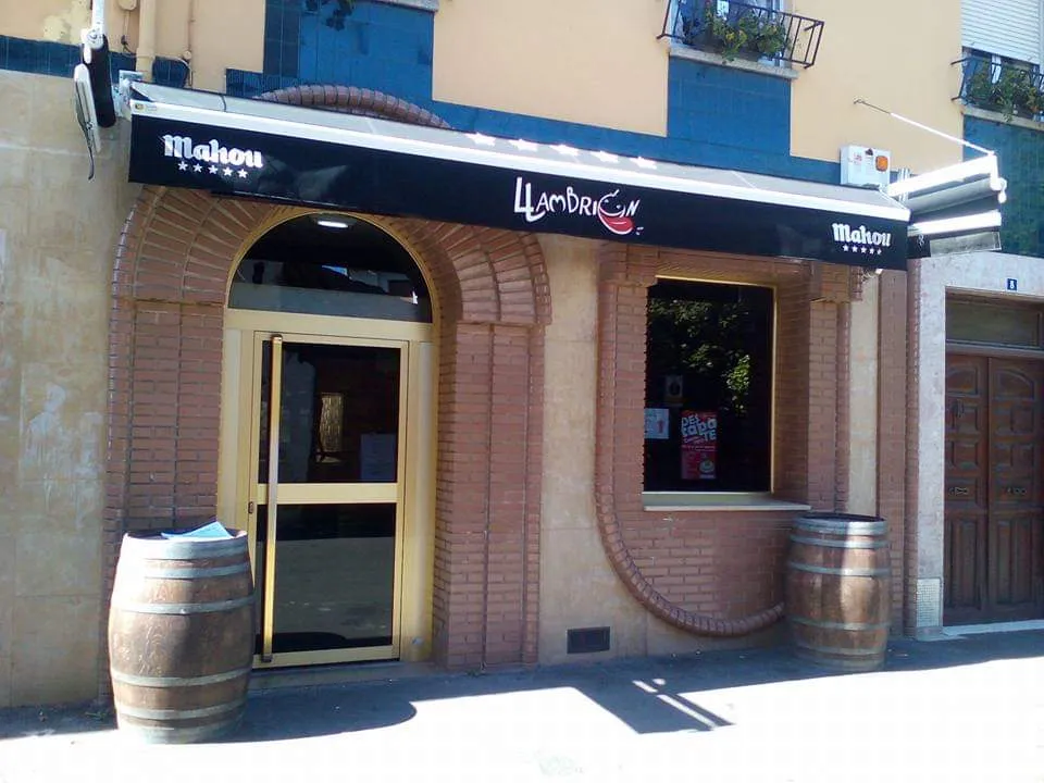 Cervecería Mesón Llambrión restaurant in Carrizo de la Ribera