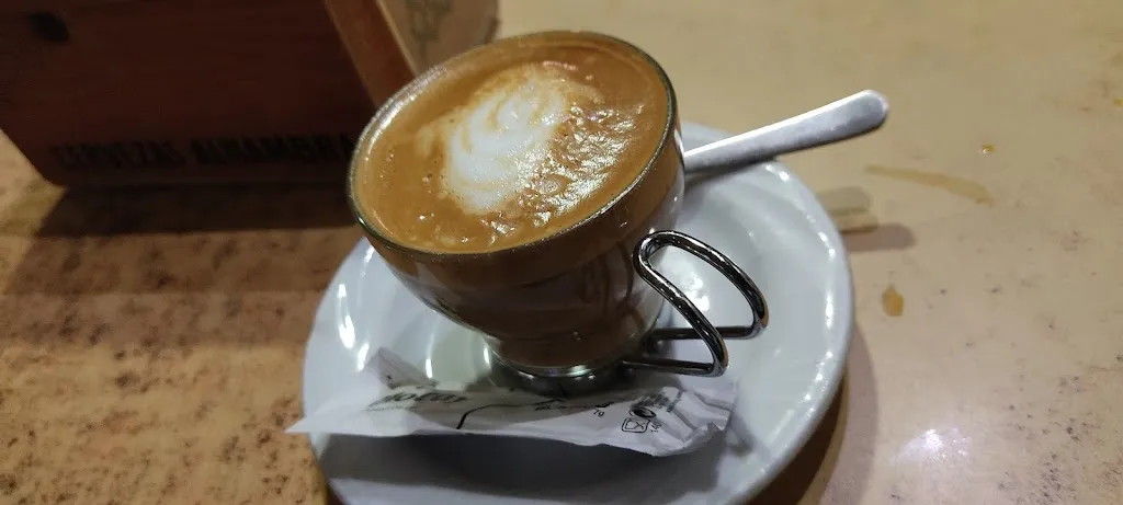 Mariano Castro_Café Dalma_Castilfalé_review