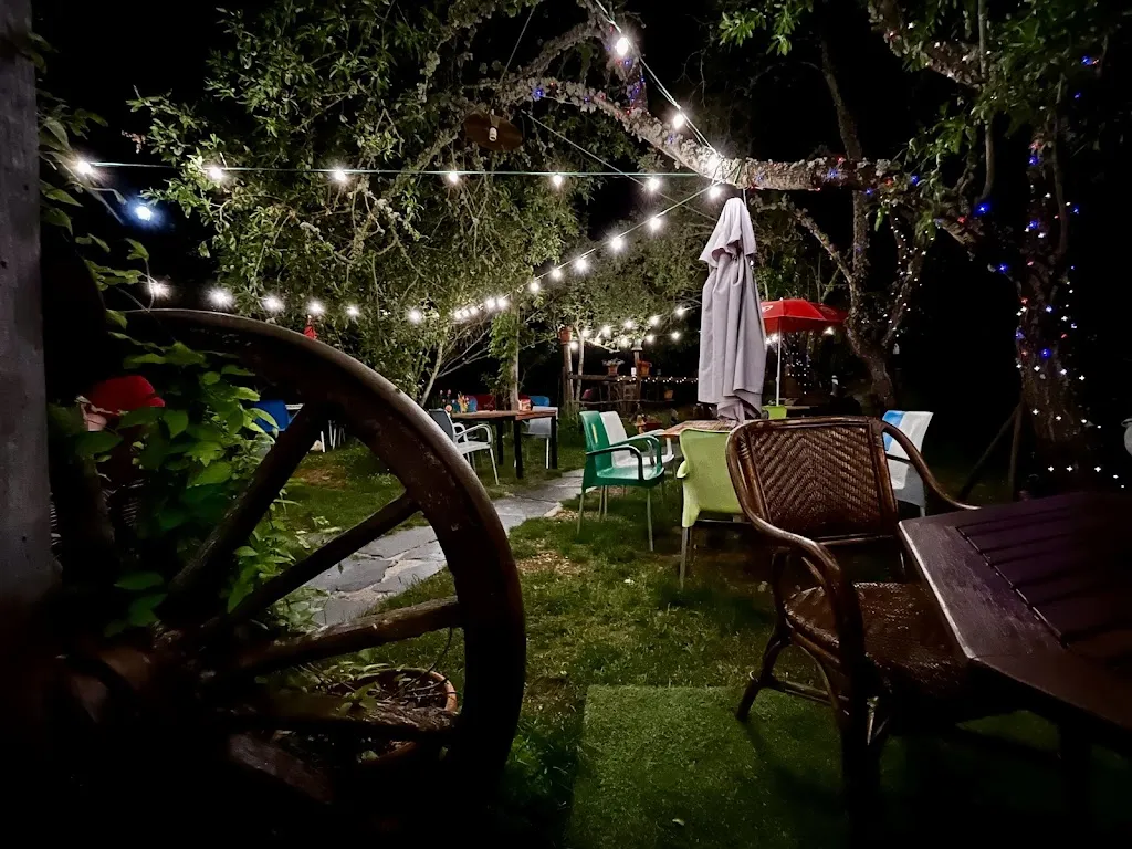 Bar taperia o Camiño real restaurant in Carucedo