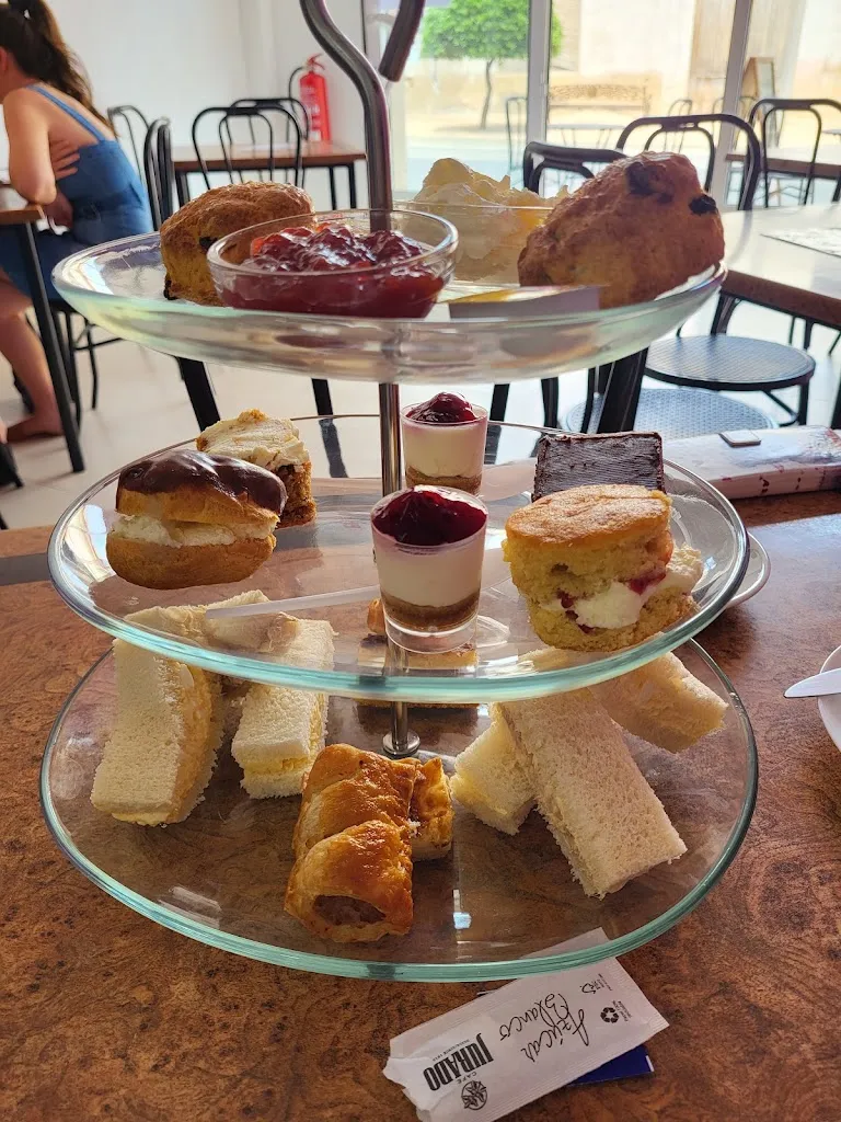 kim barrell_Butterflies Cafetería_Jacarilla_review