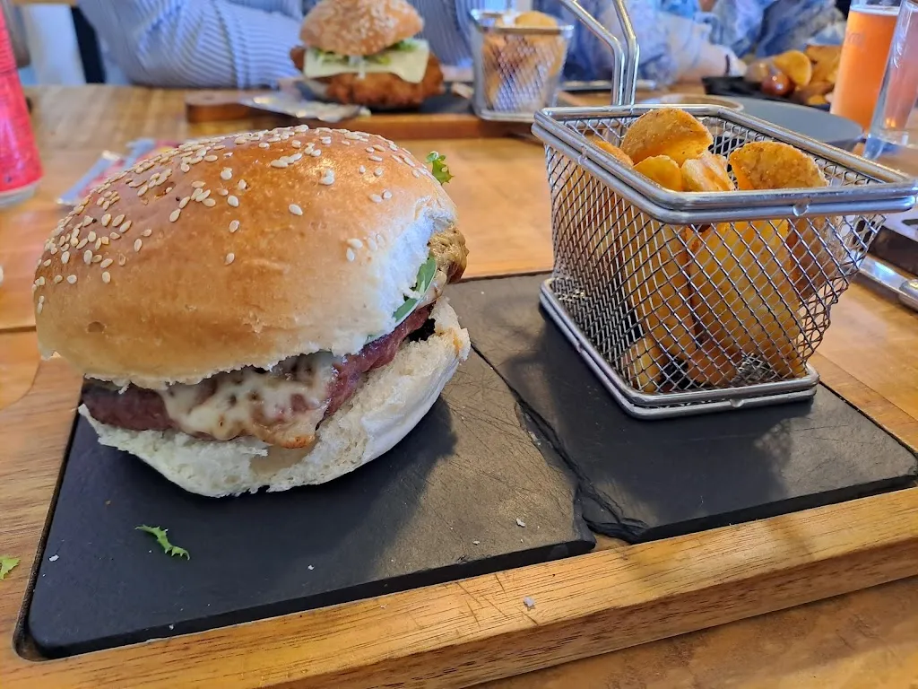 Menu_CERVEZA E HIDROMIEL CASTREÑA TAP ROOM 