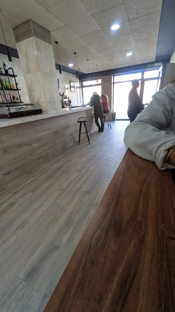 S G.C_Henis_Castrocontrigo_review