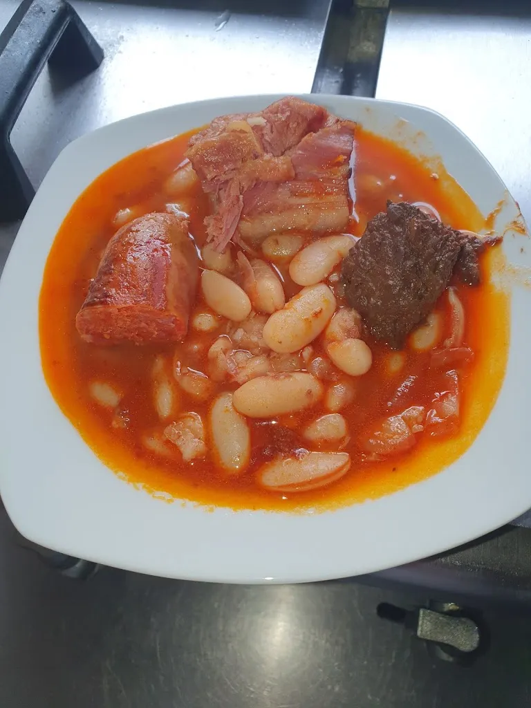 Henis_Castrocontrigo_slider_image_3