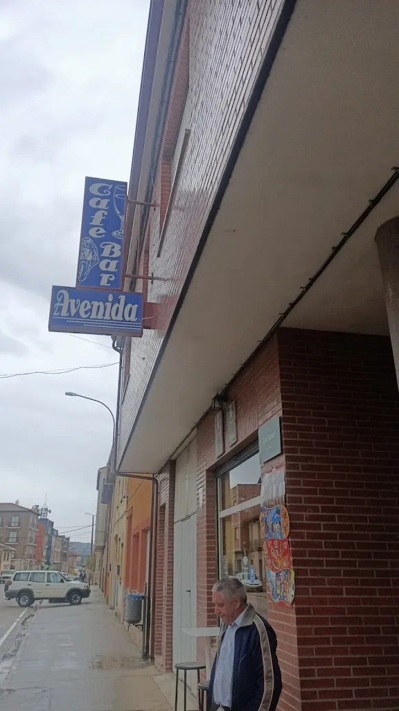 José Maria_ Felechares de la Valdería_Cafe Bar Avenida_Castrocontrigo_review