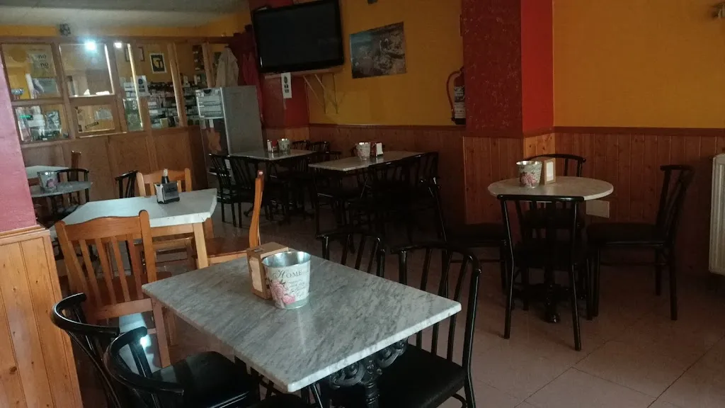 Cafe Bar Avenida_Castrocontrigo_slider_image_3