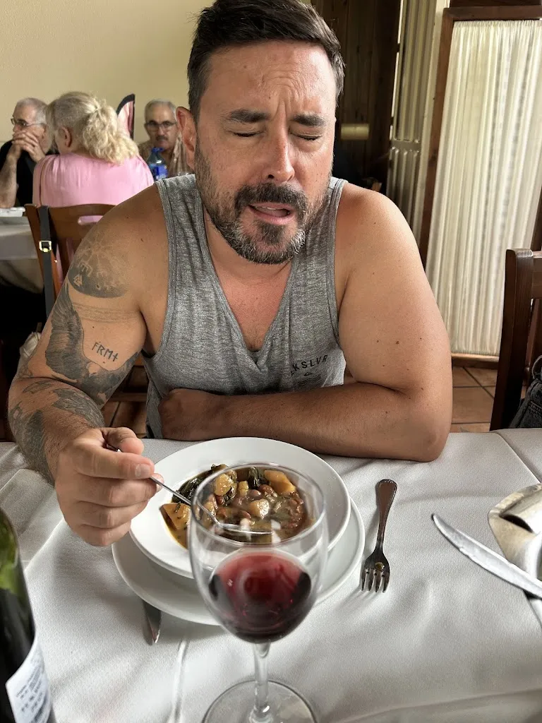 Ashley Holst_Restaurante Casa Gato_Cacabelos_review