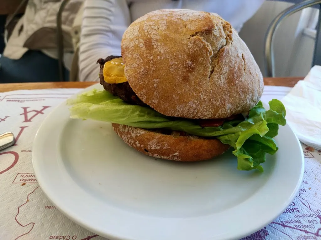 El Pajarito restaurant in Cacabelos