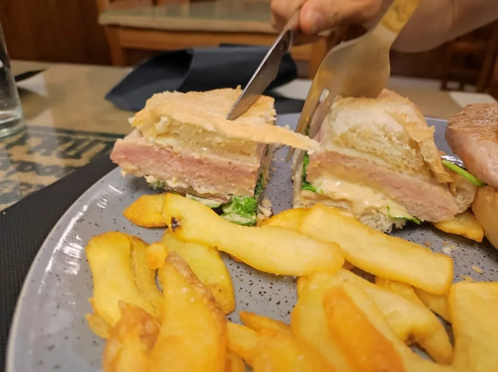 Encarni Belt_Rock and Burguer_Cacabelos_recensione