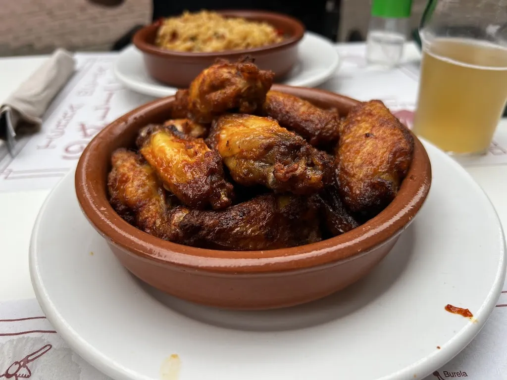 JJ Exal_Alojamiento y Albergue EL MOLINO Restaurante_Cacabelos_review