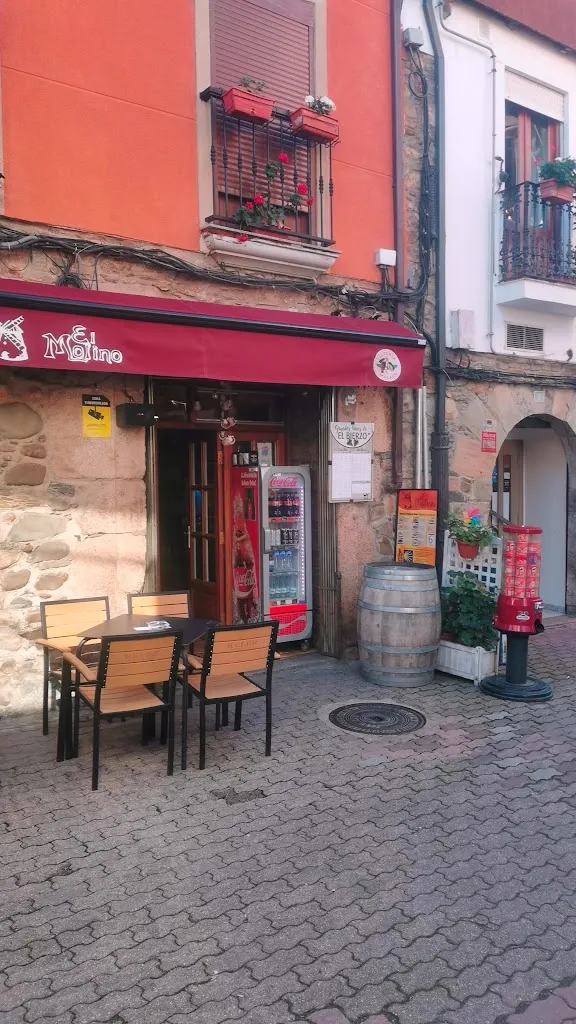 Alojamiento y Albergue EL MOLINO Restaurante_Cacabelos_slider_image_2