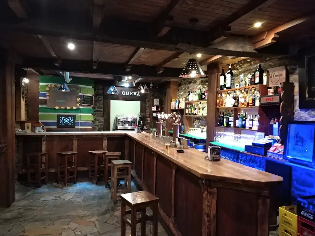 Cerveceria La Cueva_Cacabelos_slider_image_3