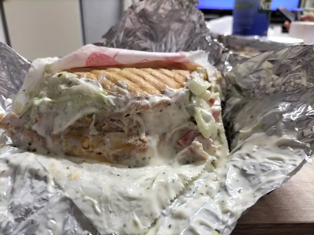 Paloma Gomez_Turco kebab pizza_Cacabelos_review