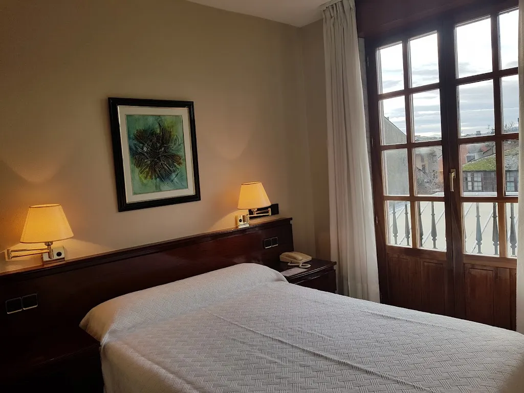 Hostal Santa María_Cacabelos_slider_image_2