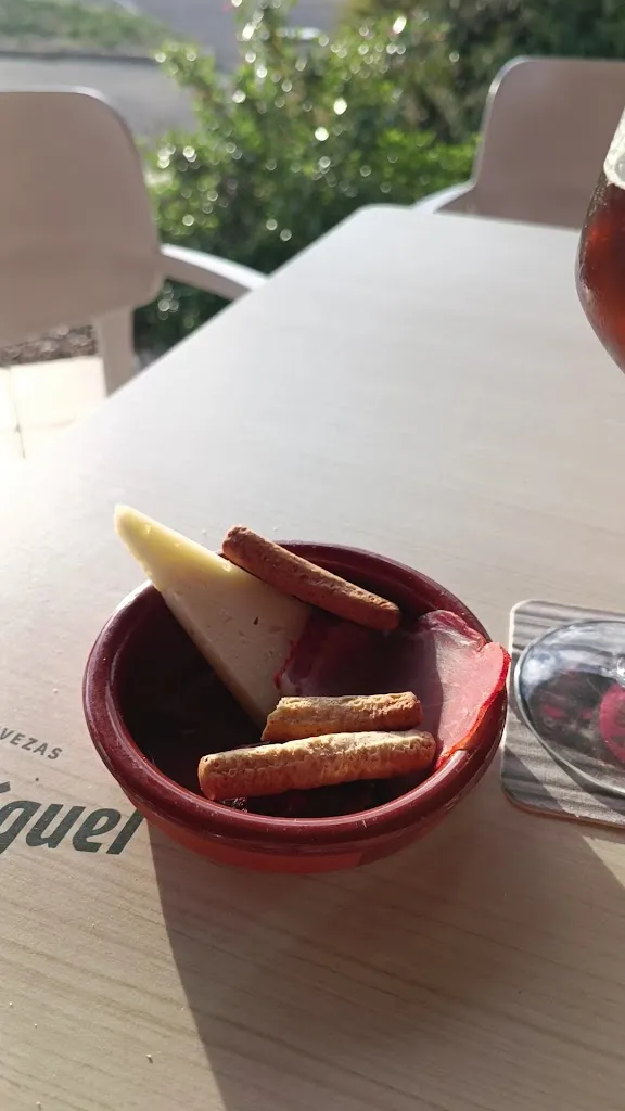 Bar Restaurante Ardoncino_Chozas de Abajo_slider_image_2